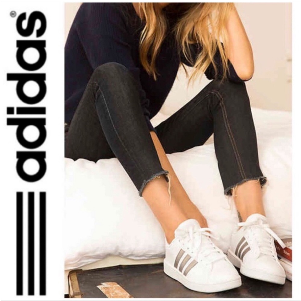 NWT Adidas white shoes